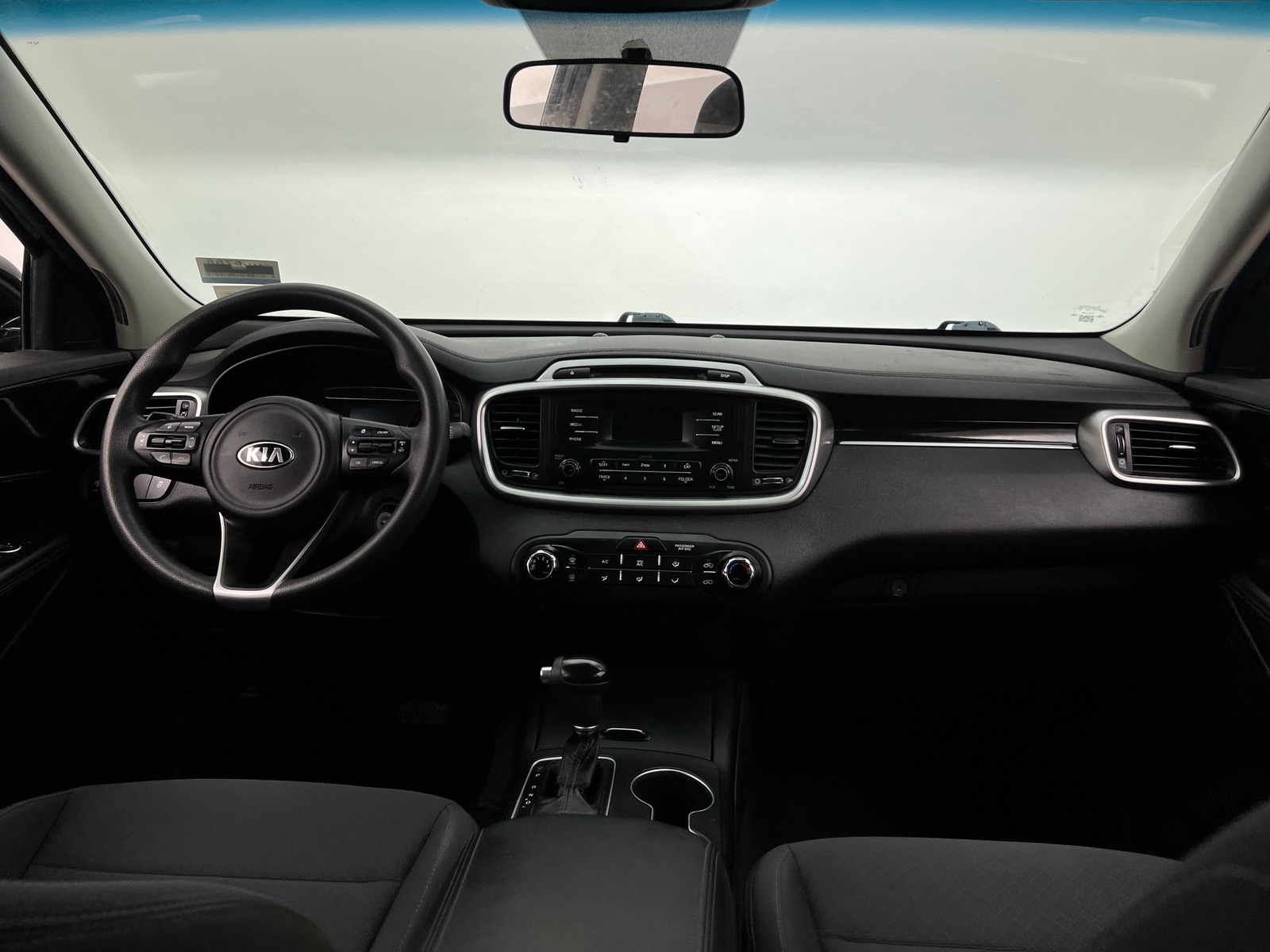 Thumbnail: 2017 Kia Sorento - 3