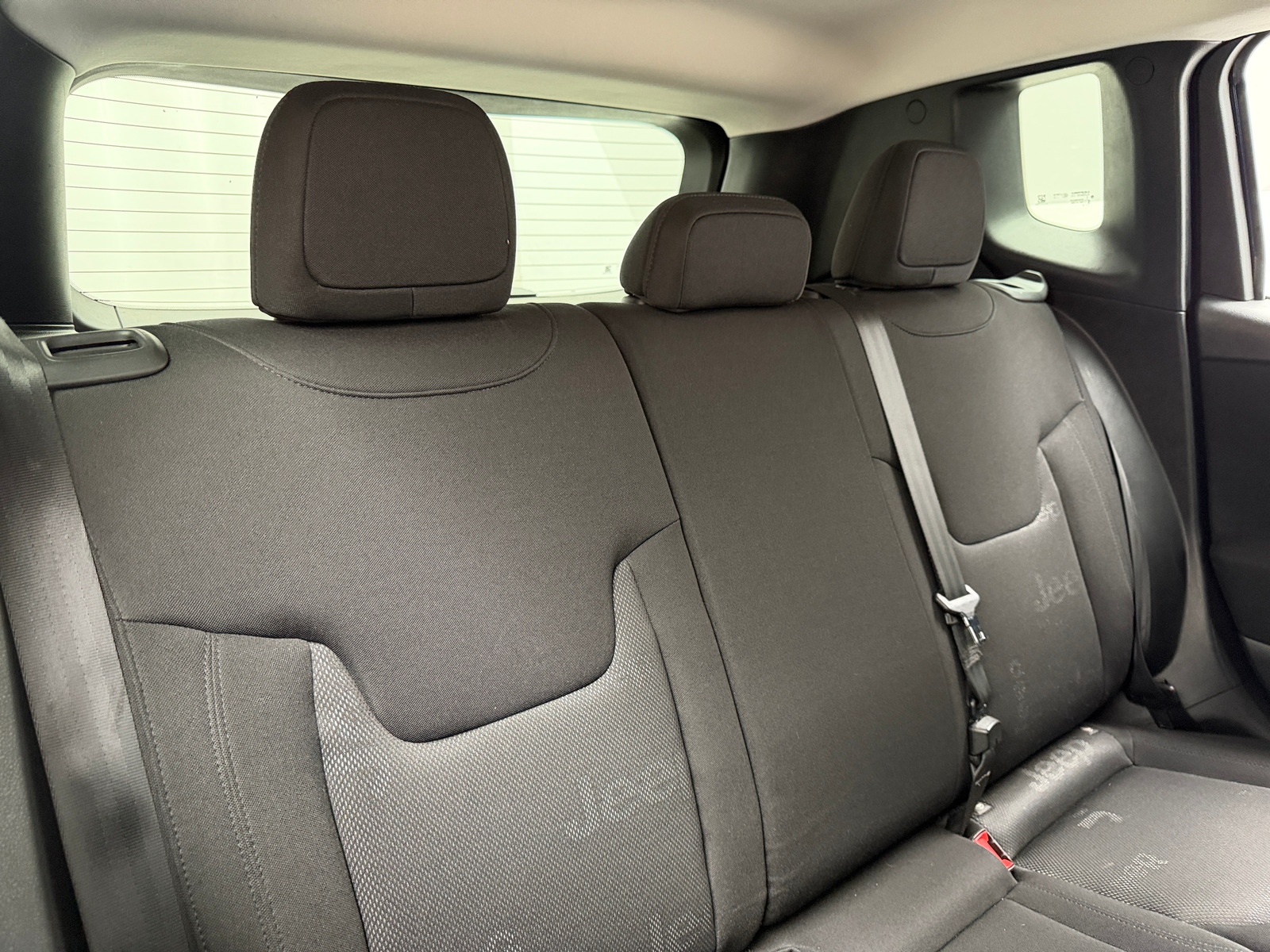 Thumbnail: 2016 Jeep Renegade - 6