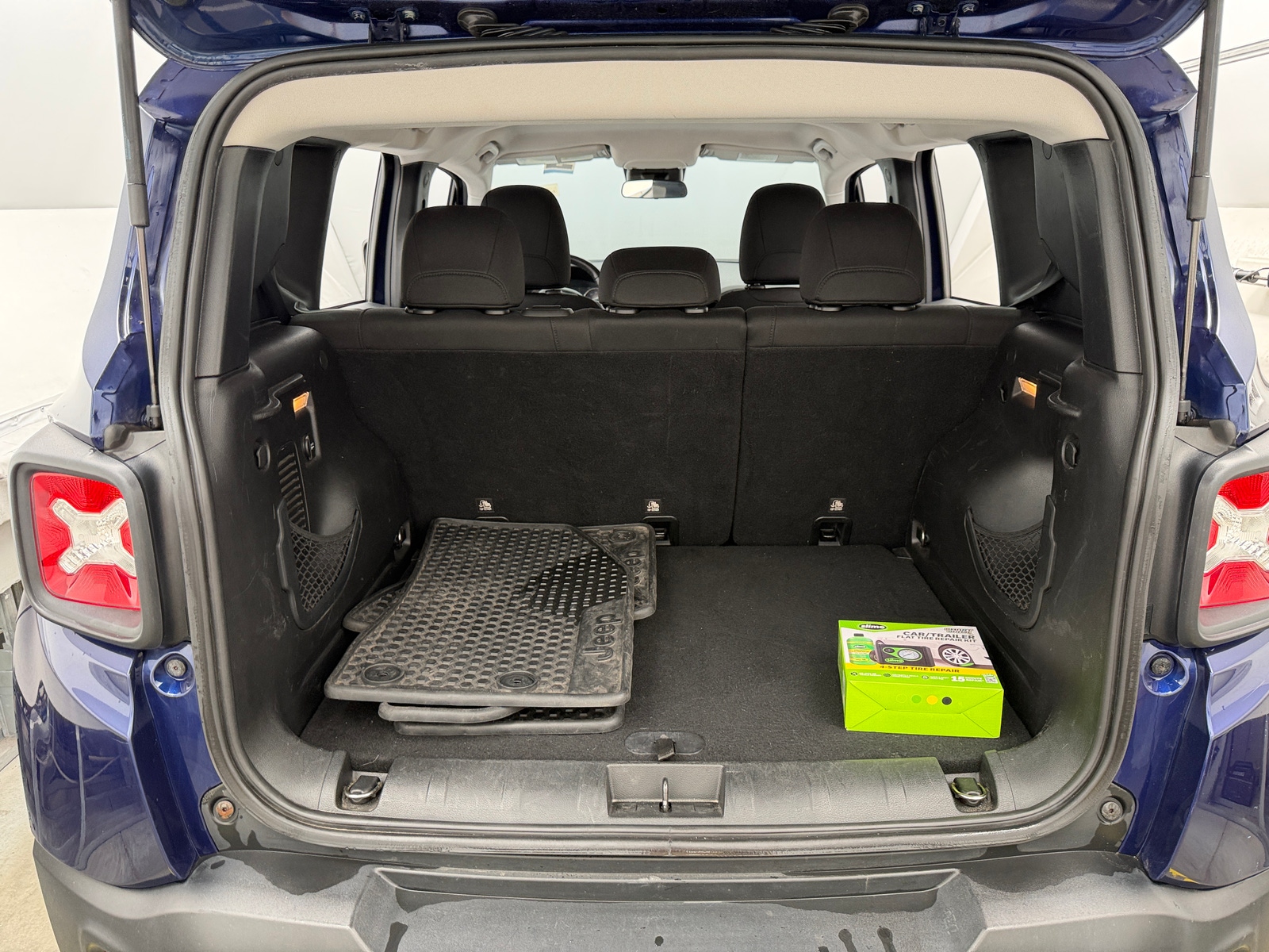 Thumbnail: 2016 Jeep Renegade - 7