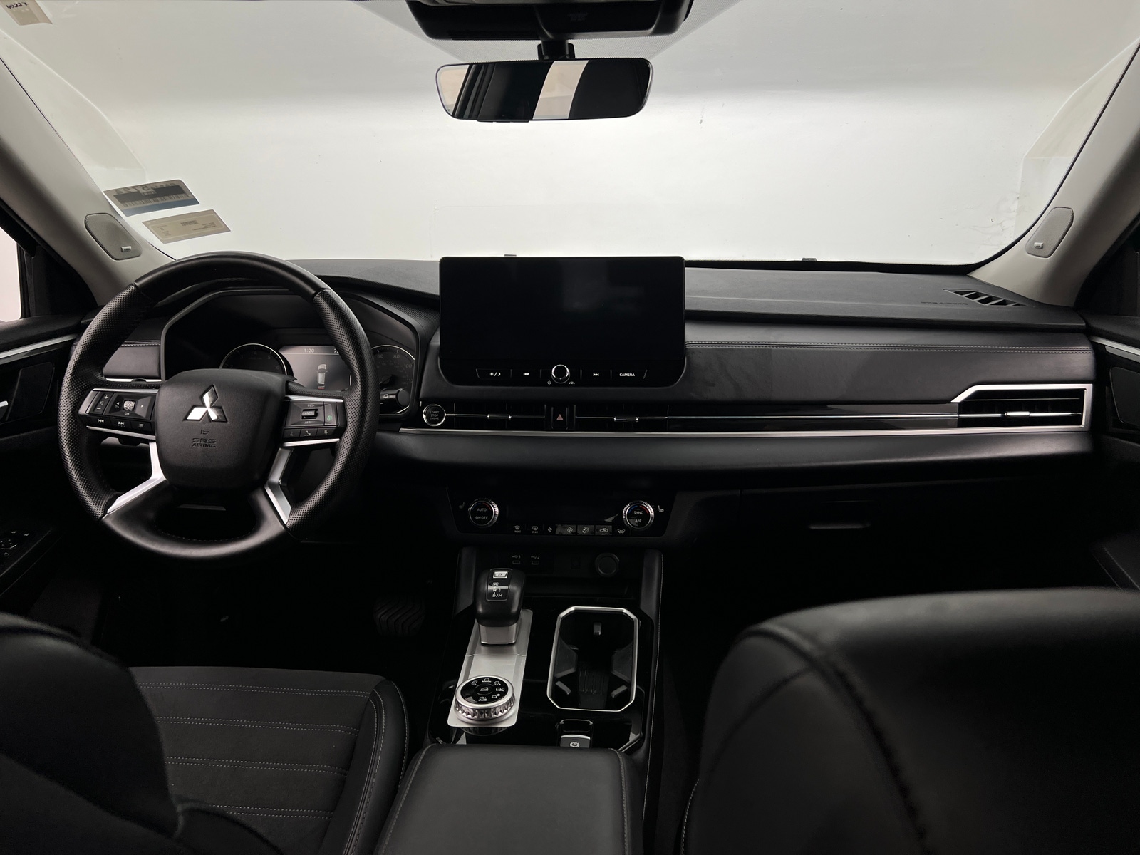 Thumbnail: 2025 Mitsubishi Outlander - 2