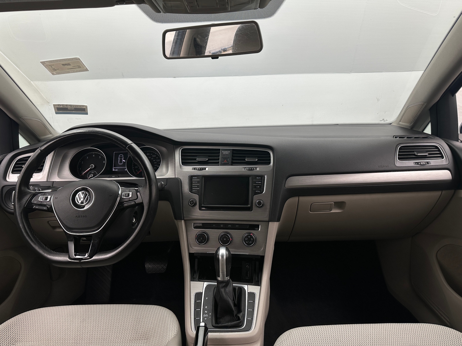 Thumbnail: 2017 Volkswagen Golf - 3