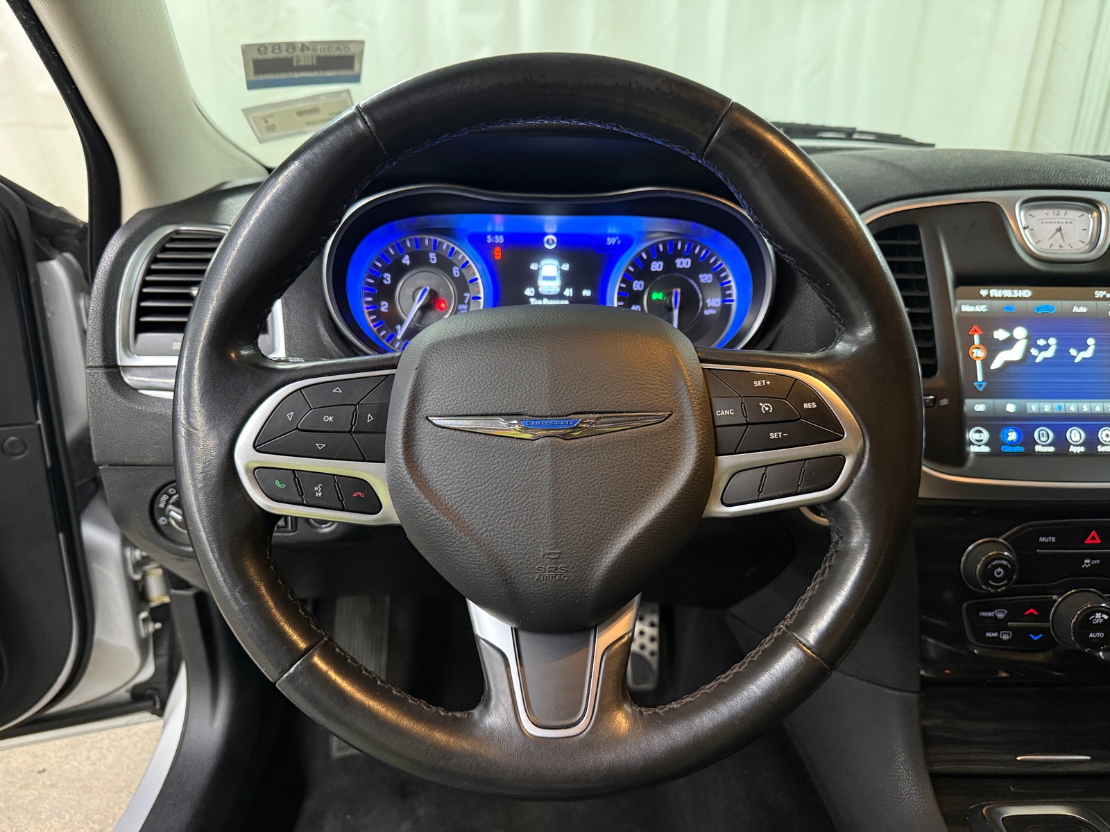 Thumbnail: 2019 Chrysler 300 - 5