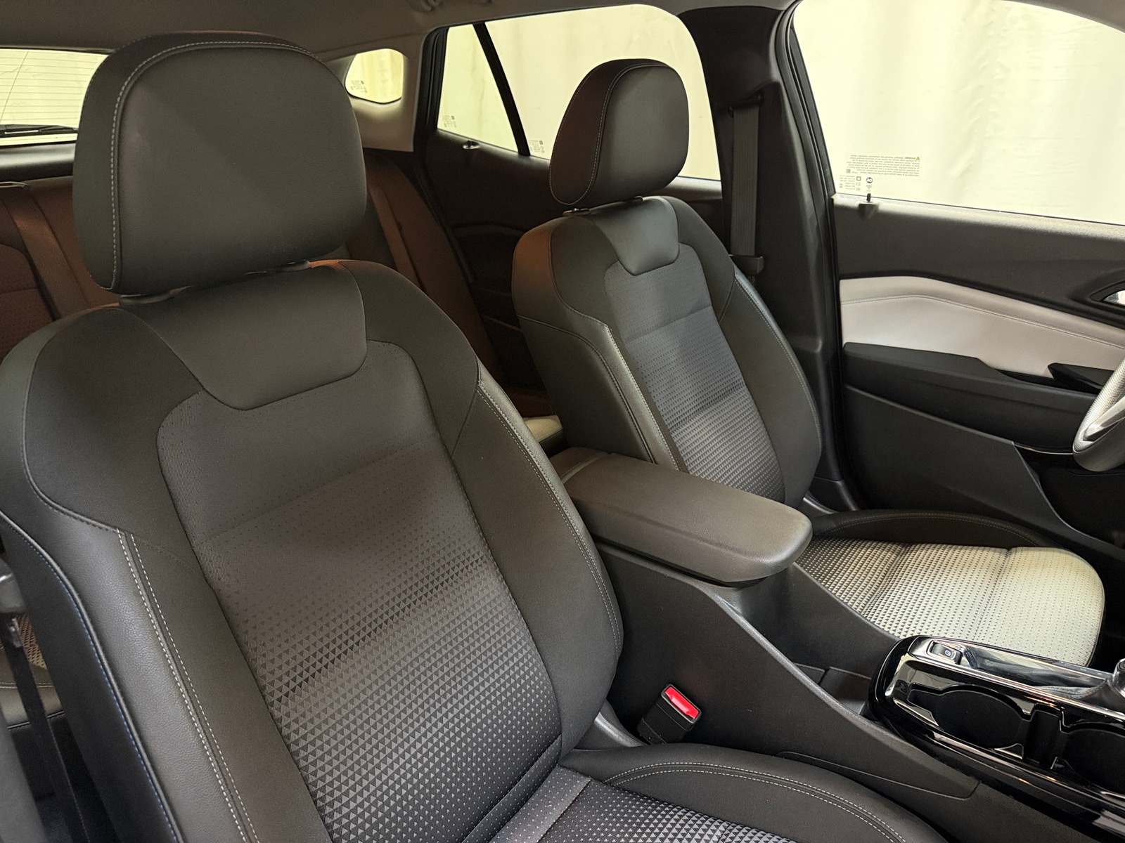 Thumbnail: 2025 Chevrolet Trax - 2