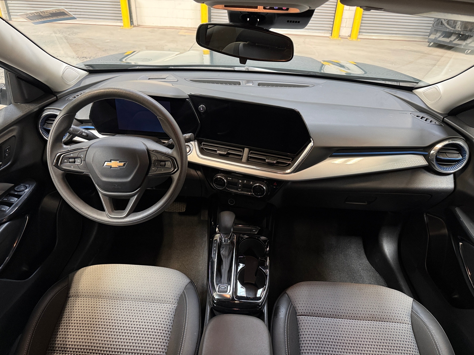 Thumbnail: 2025 Chevrolet Trax - 3