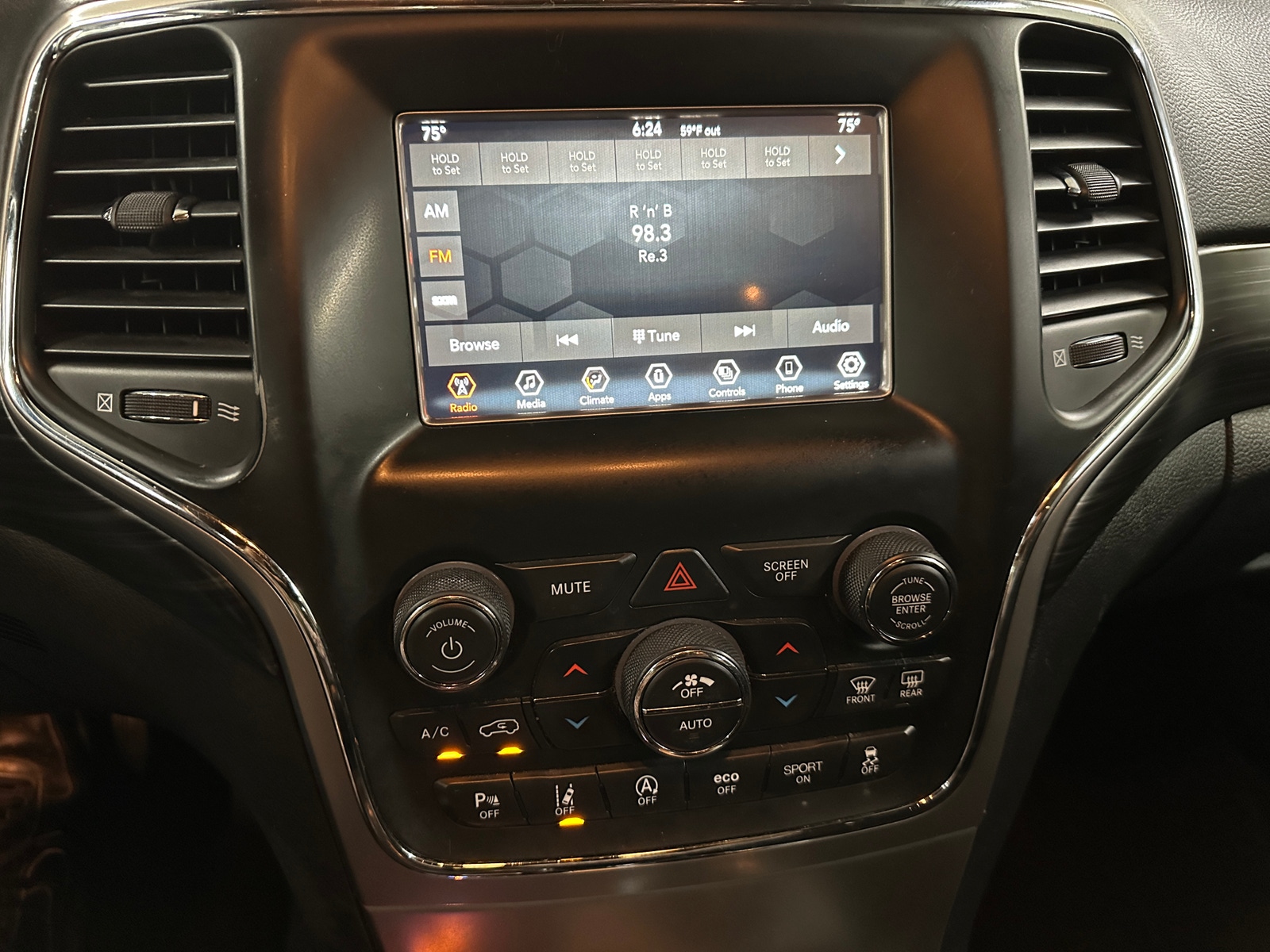 Thumbnail: 2021 Jeep Grand Cherokee - 4