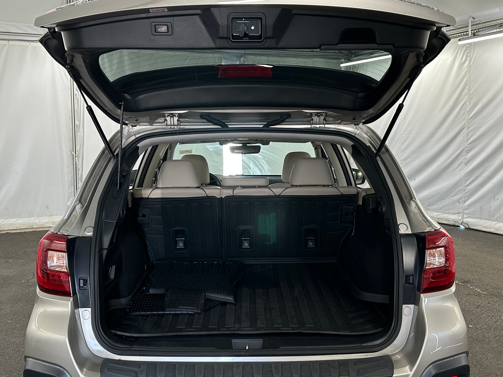 Thumbnail: 2018 Subaru Outback - 6