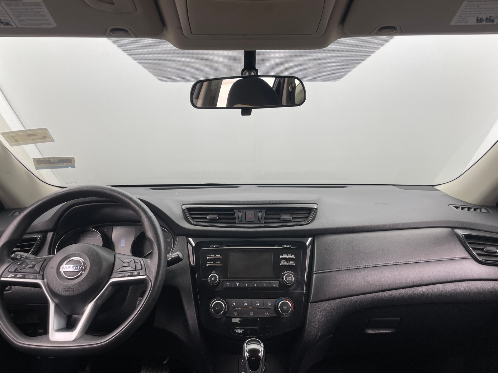 Thumbnail: 2017 Nissan Rogue - 3