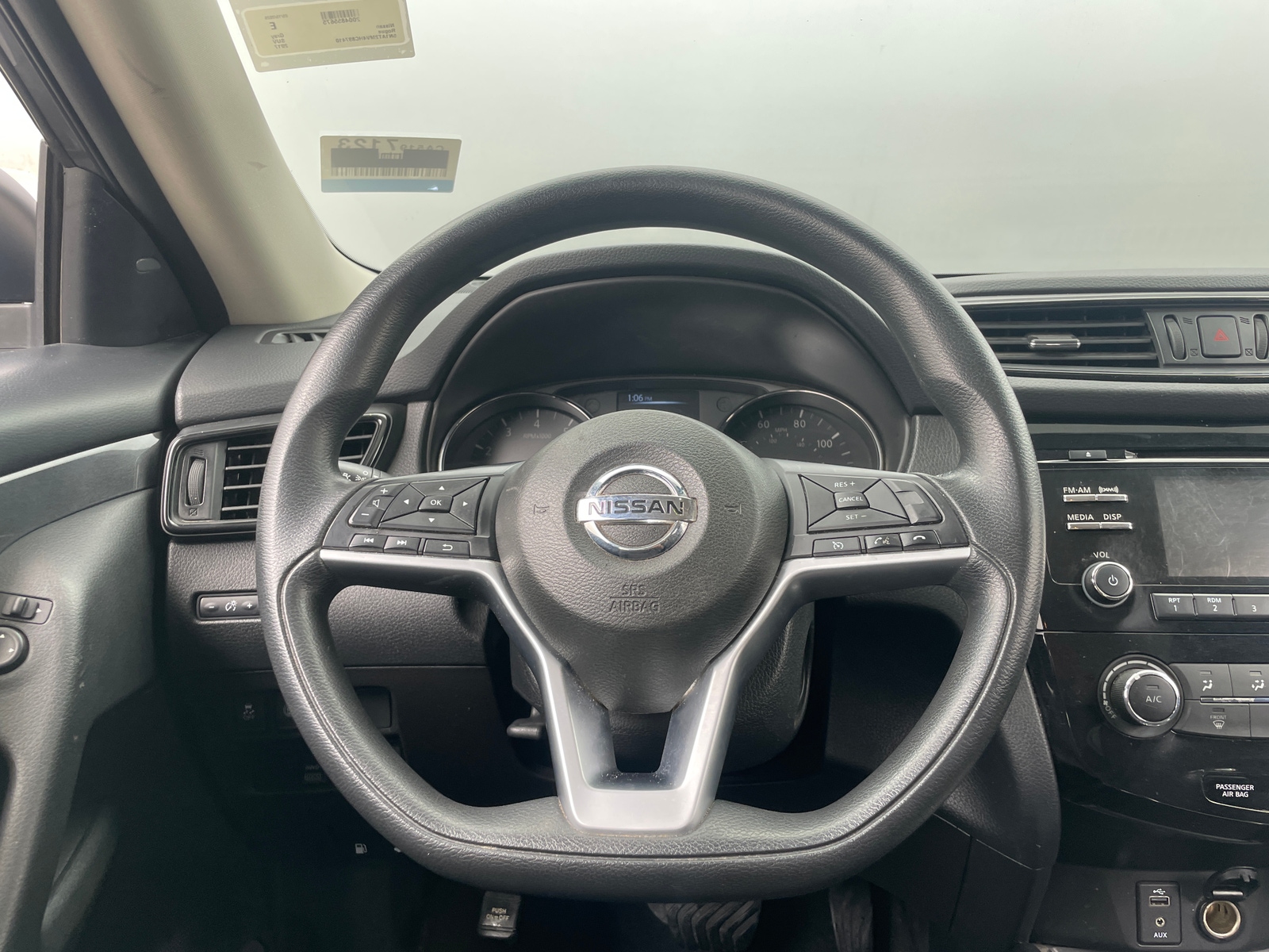 Thumbnail: 2017 Nissan Rogue - 5