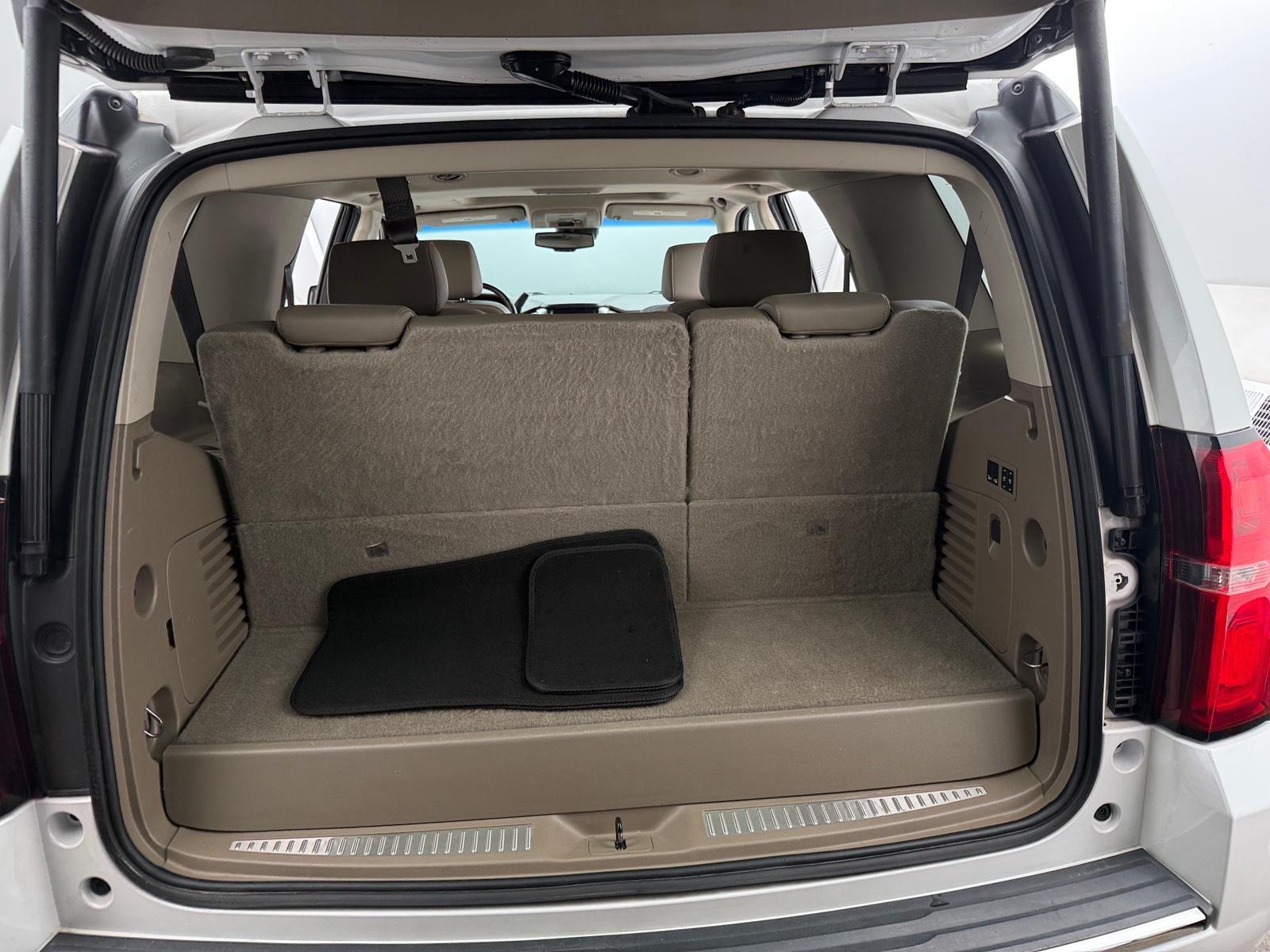 Thumbnail: 2019 Chevrolet Tahoe - 6