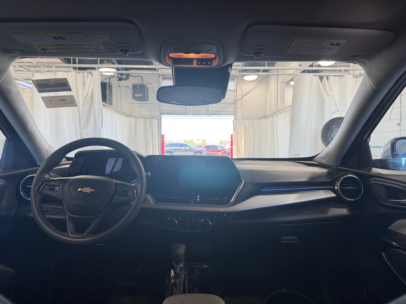 Thumbnail: 2025 Chevrolet Trax - 3
