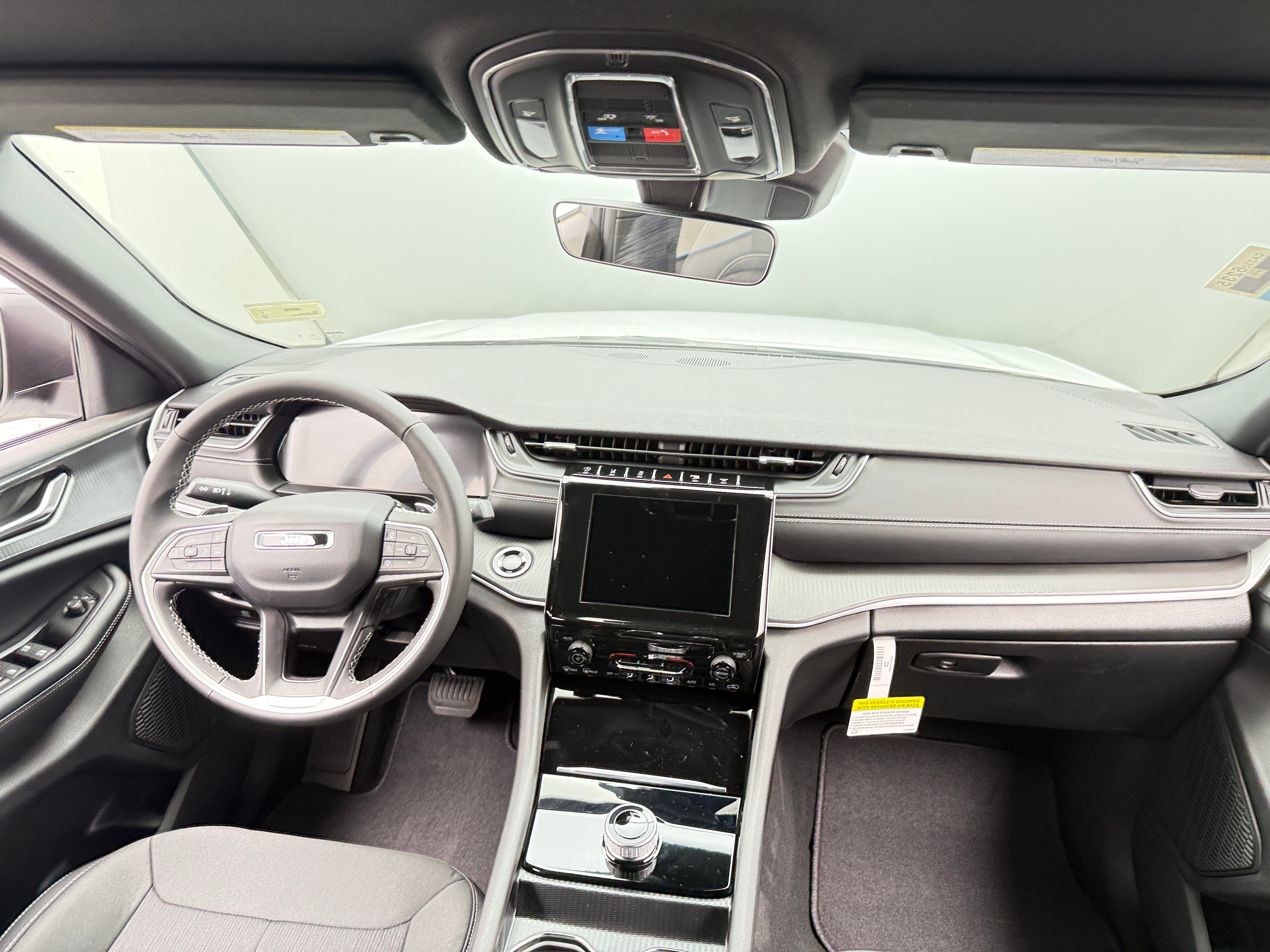 2026 Jeep Grand Cherokee Laredo's photo