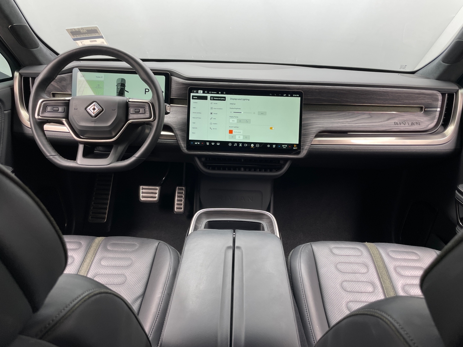 Thumbnail: 2022 Rivian R1T - 2