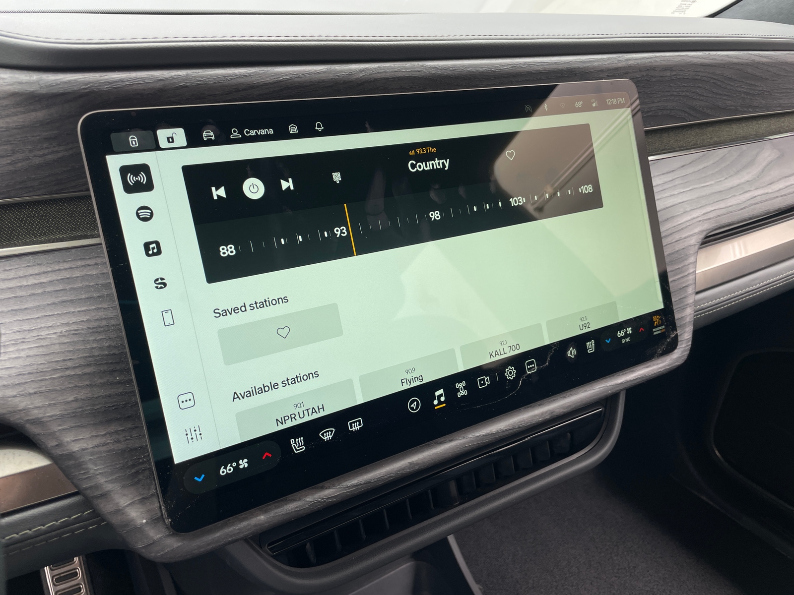 Thumbnail: 2022 Rivian R1T - 3