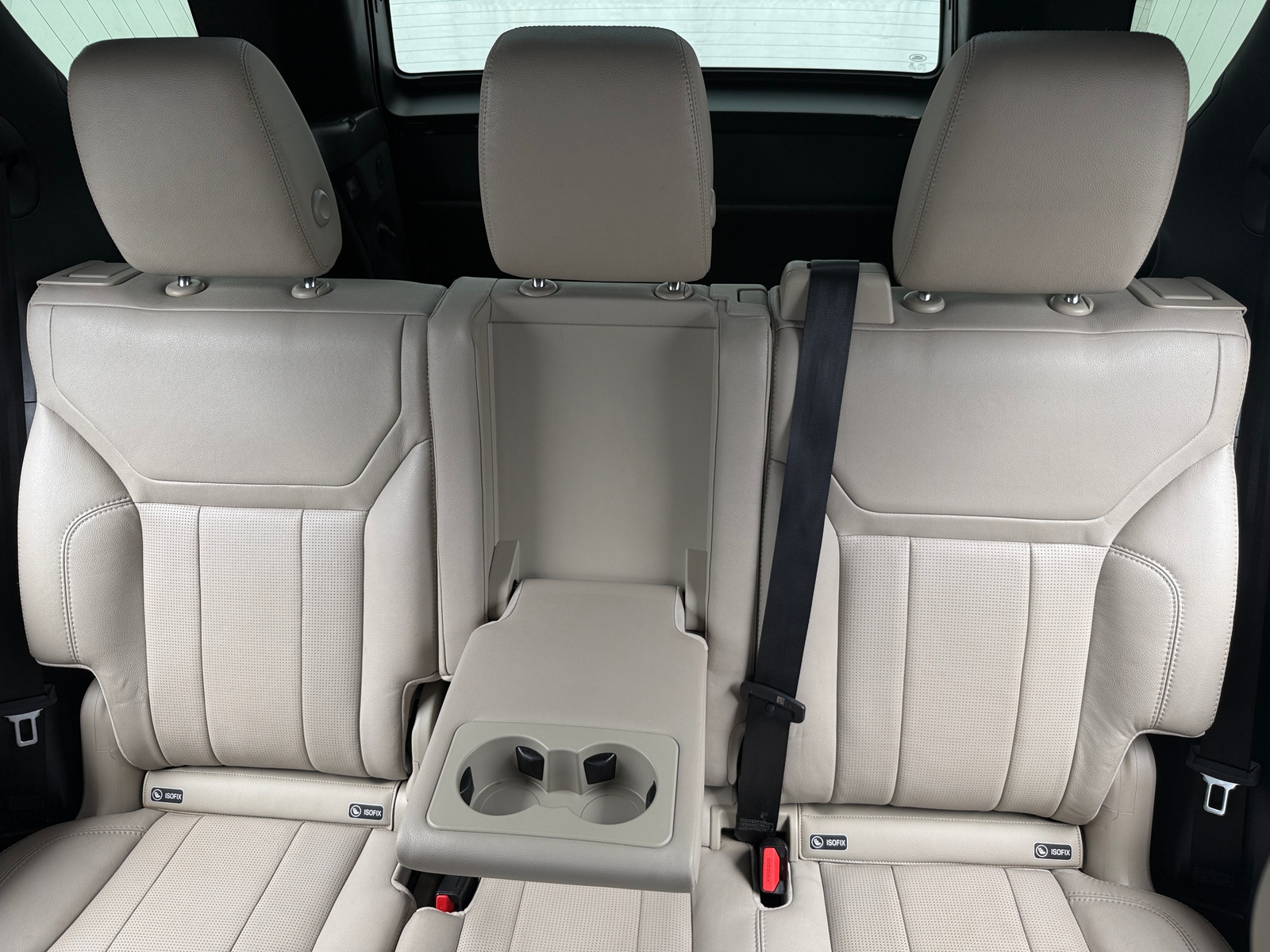 Thumbnail: 2019 Land Rover Discovery - 5