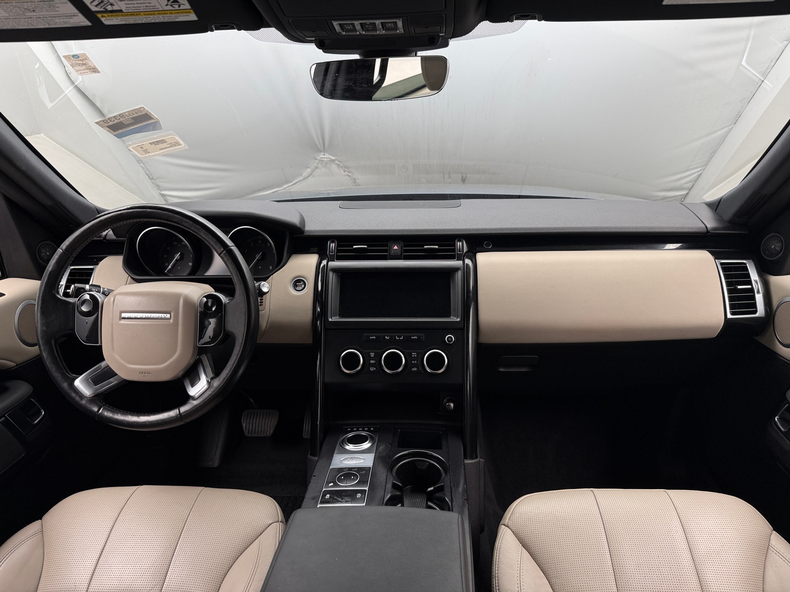 Thumbnail: 2019 Land Rover Discovery - 2