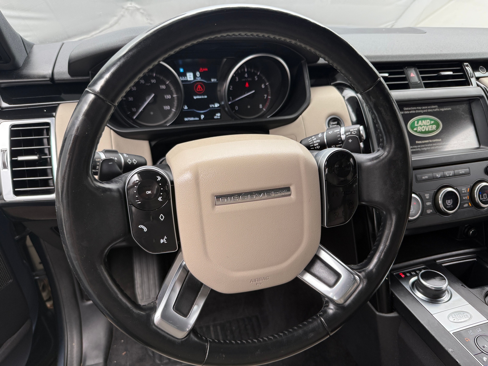 Thumbnail: 2019 Land Rover Discovery - 4