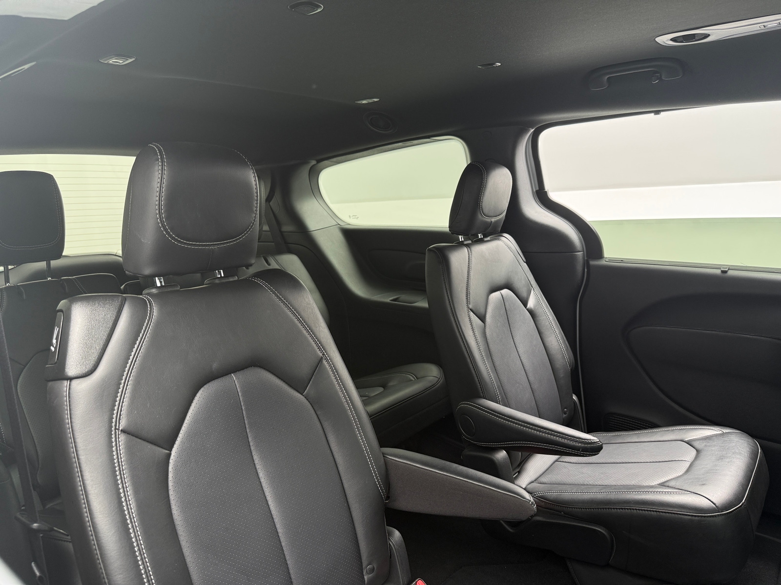 Thumbnail: 2025 Chrysler Pacifica - 5