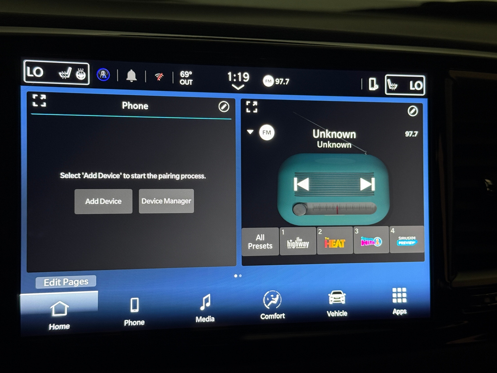 Thumbnail: 2025 Chrysler Pacifica - 3