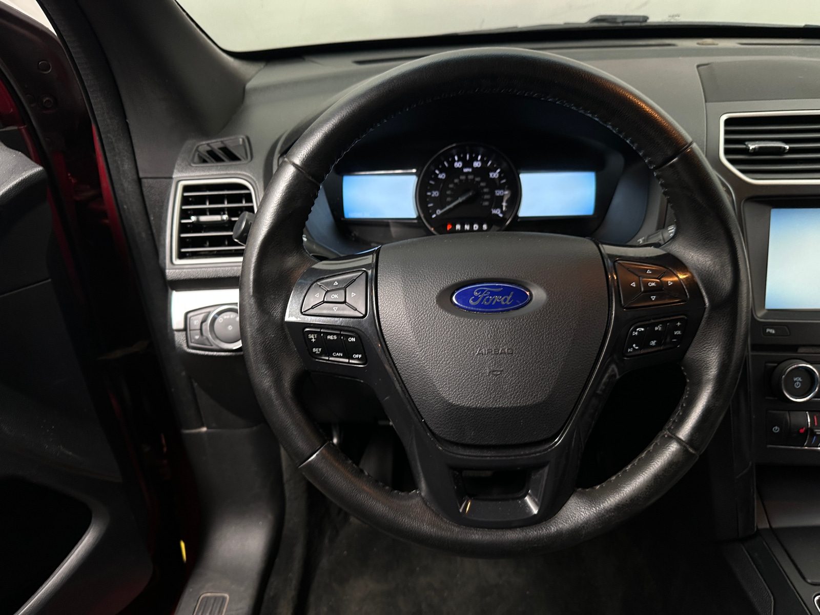 Thumbnail: 2016 Ford Explorer - 4