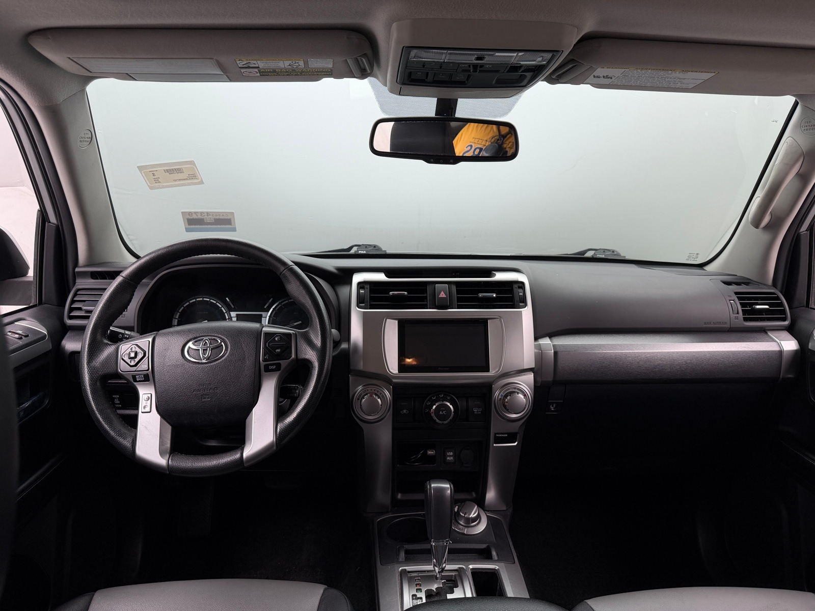 Thumbnail: 2016 Toyota 4Runner - 3