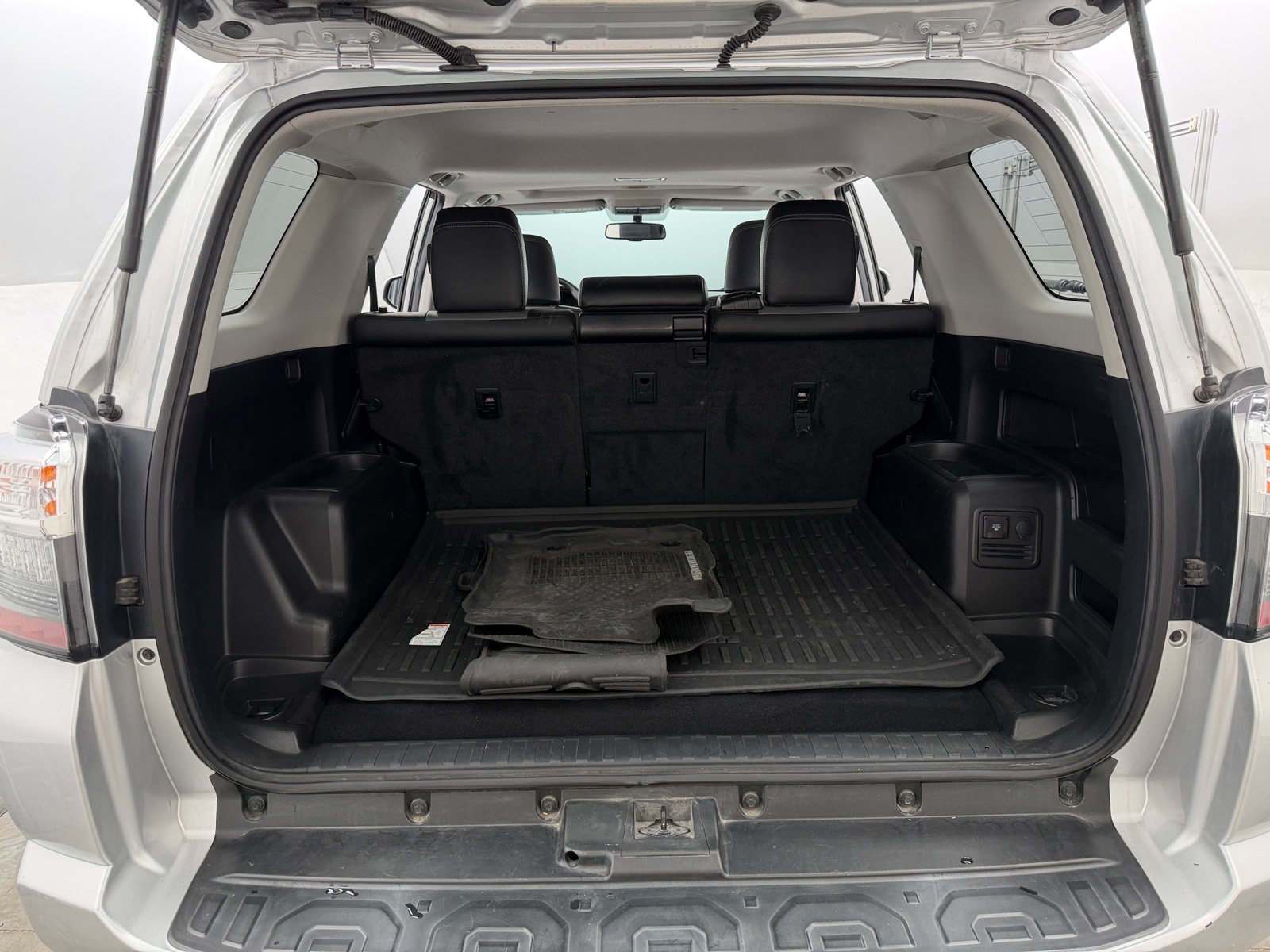 Thumbnail: 2016 Toyota 4Runner - 7
