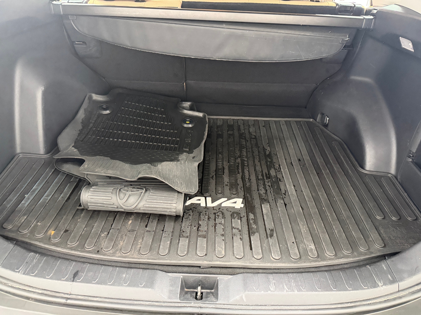 Thumbnail: 2021 Toyota RAV4 - 7