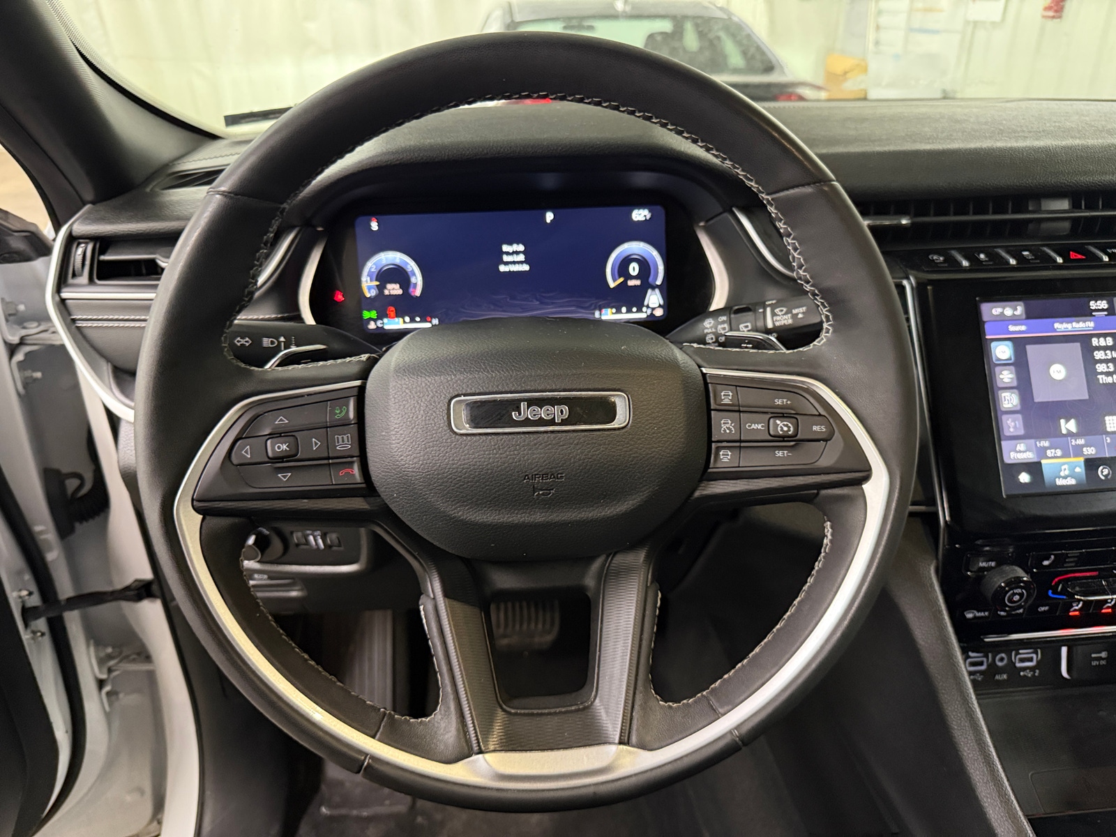 Thumbnail: 2023 Jeep Grand Cherokee - 4