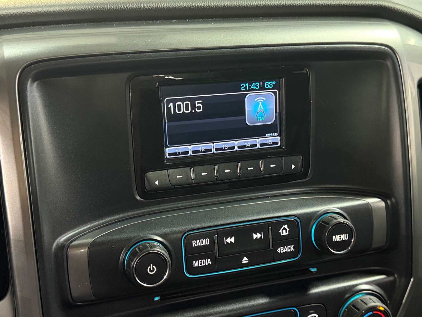 Thumbnail: 2015 Chevrolet Silverado 1500 - 4