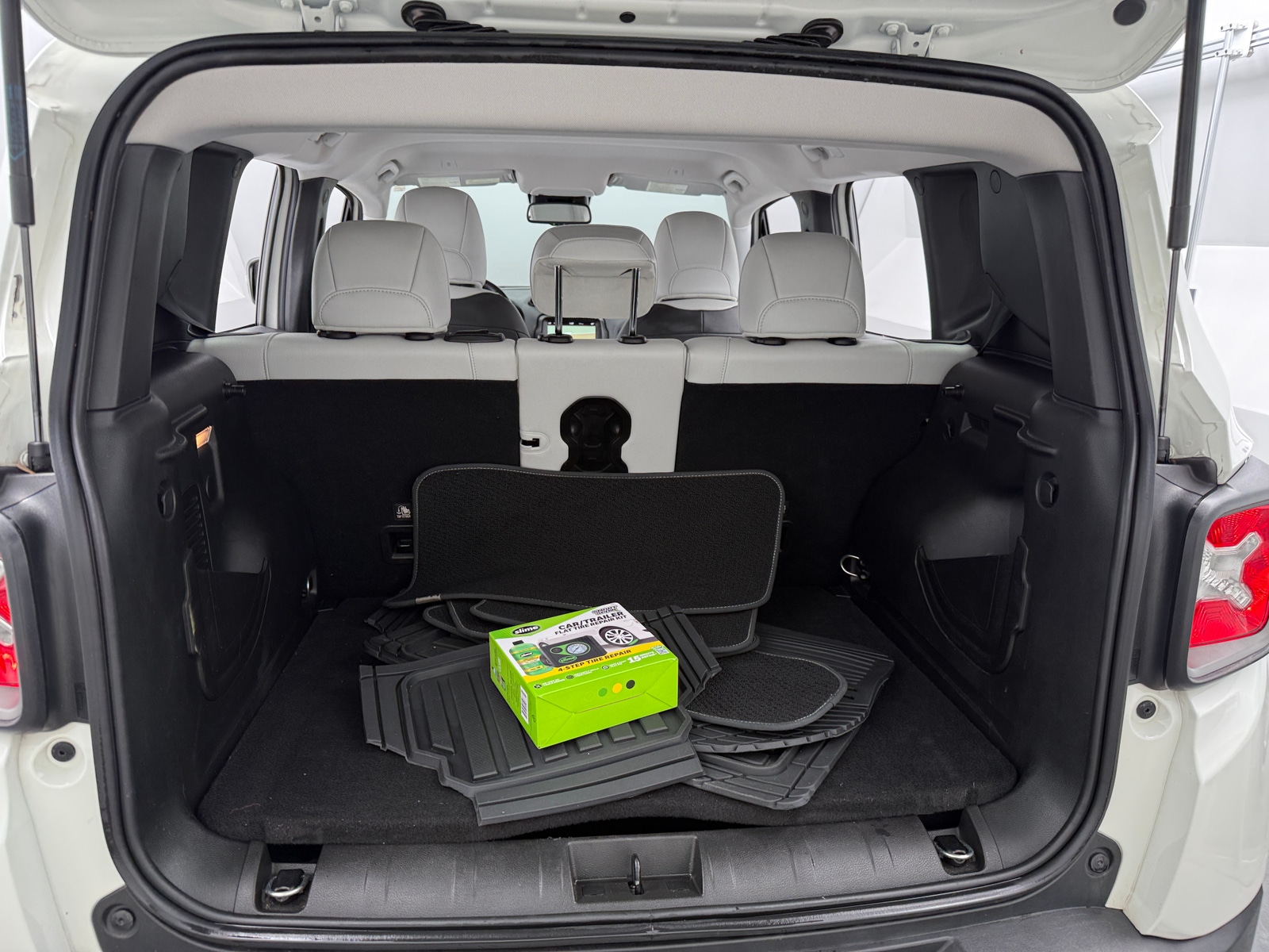 Thumbnail: 2021 Jeep Renegade - 6