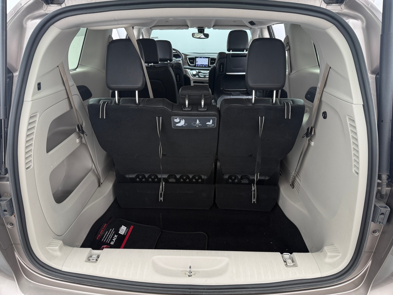 Thumbnail: 2018 Chrysler Pacifica - 6