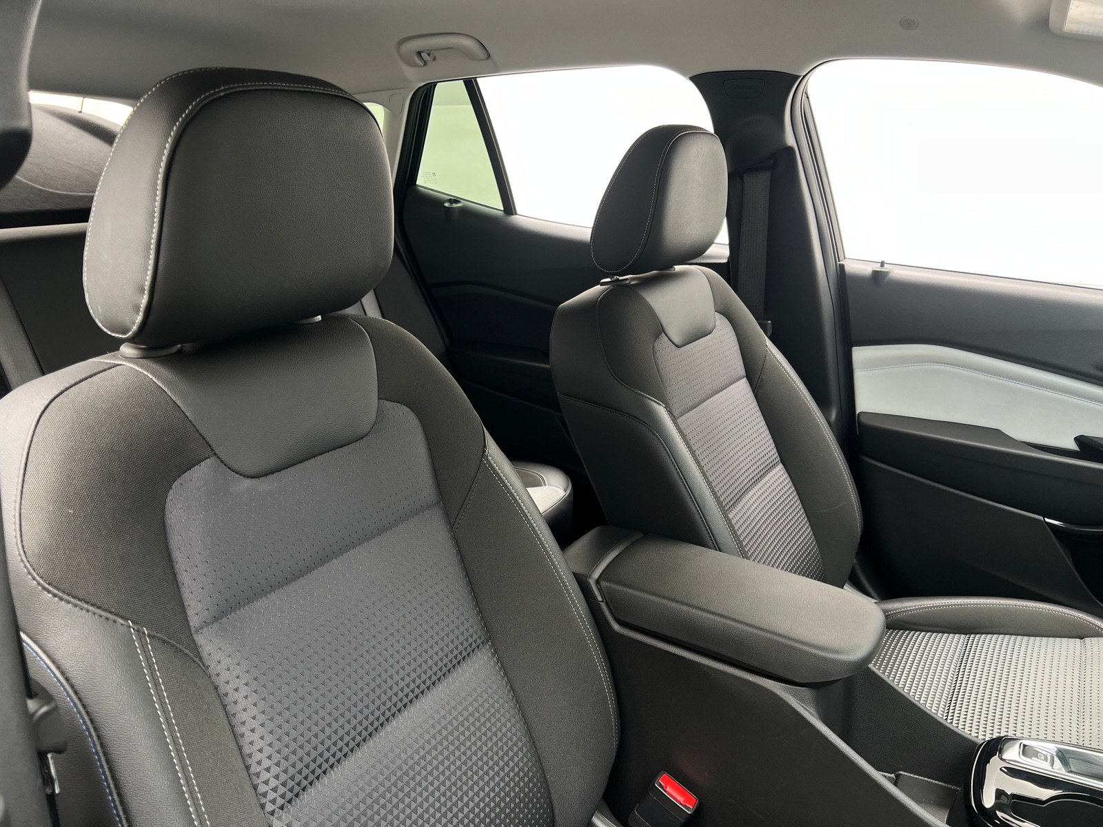 Thumbnail: 2025 Chevrolet Trax - 2