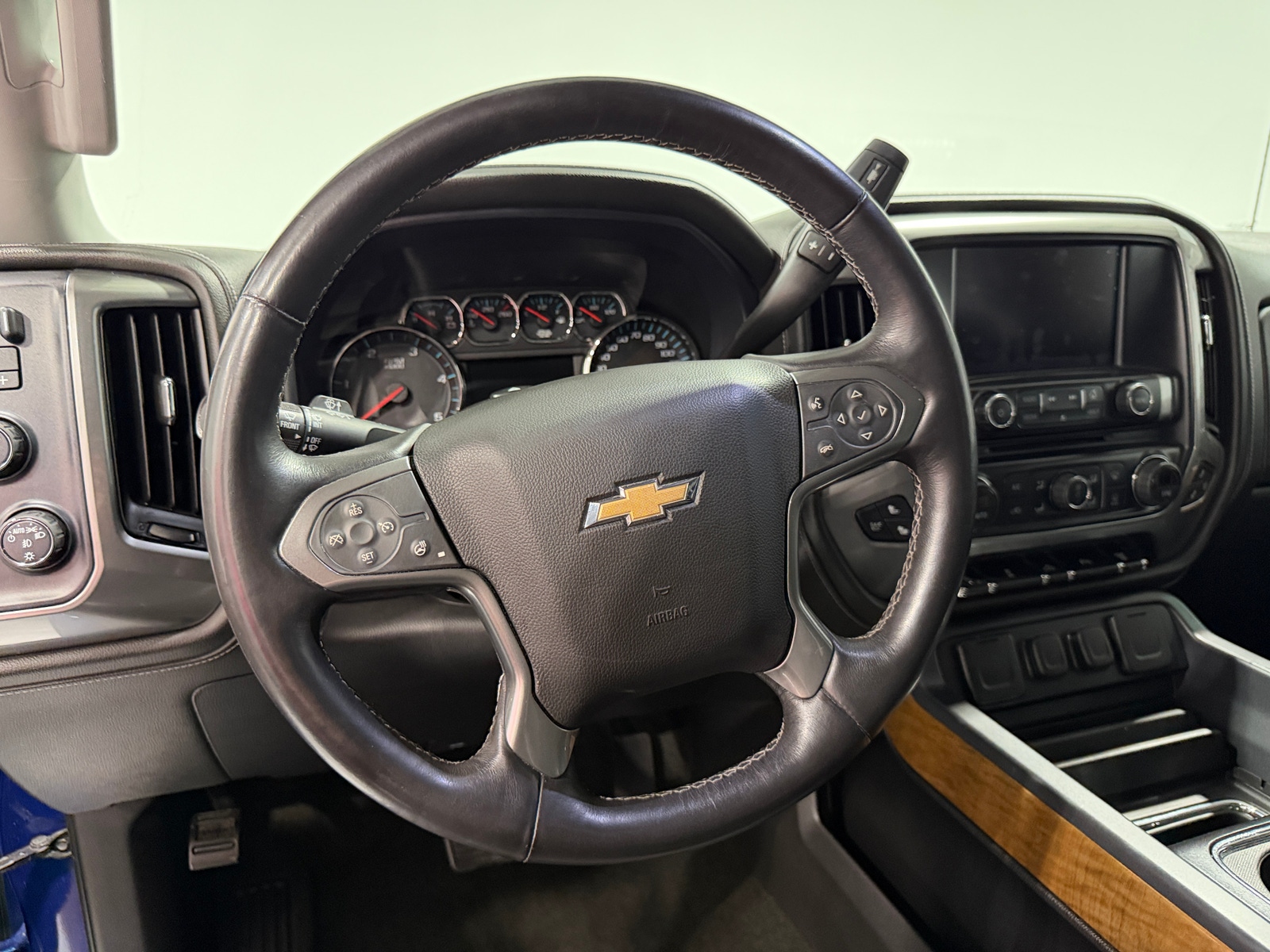 Thumbnail: 2015 Chevrolet Silverado 2500 - 4