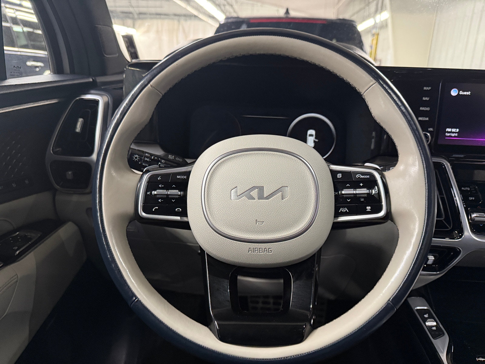 Thumbnail: 2022 Kia Sorento - 4