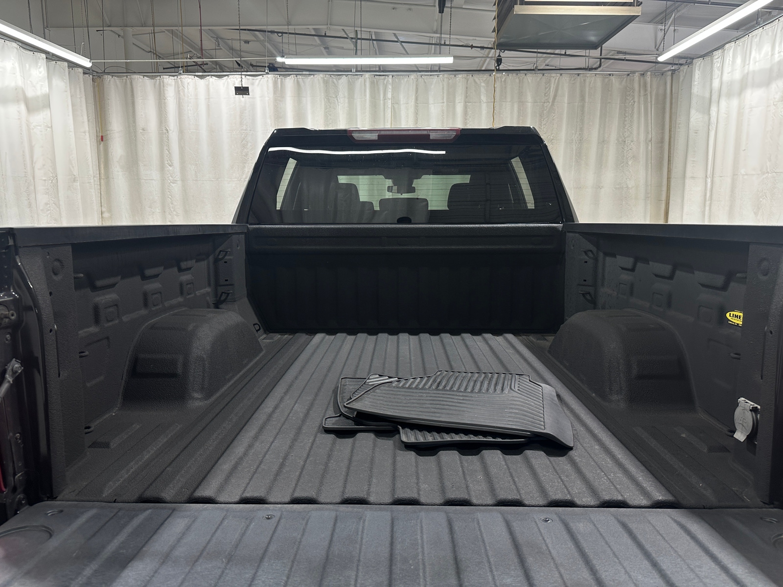 Thumbnail: 2023 Chevrolet Silverado 1500 - 7