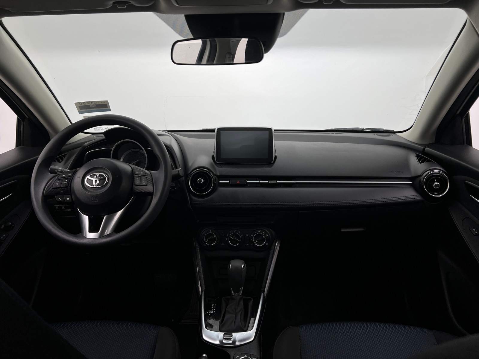 Thumbnail: 2018 Toyota Yaris iA - 3