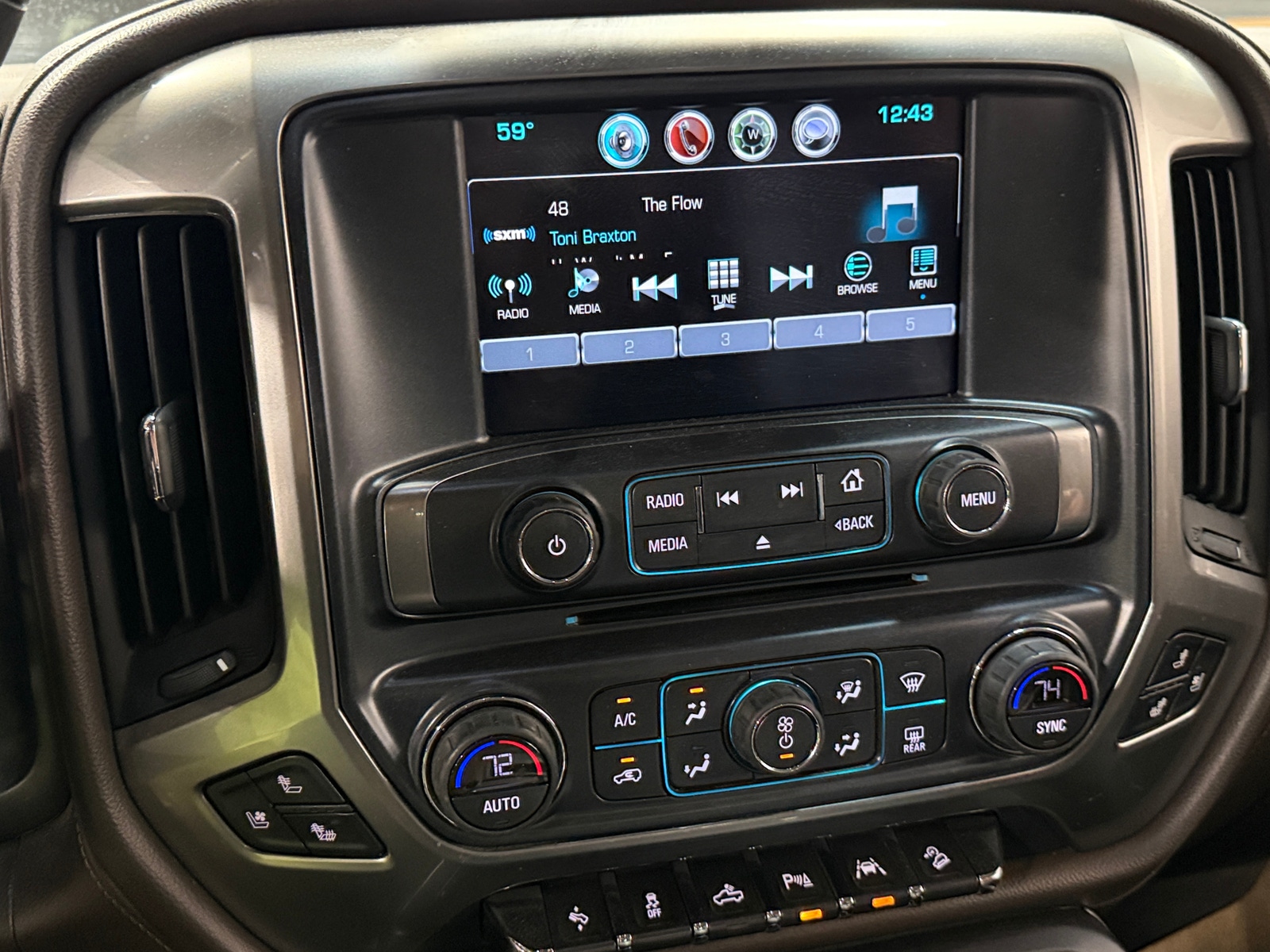 Thumbnail: 2017 Chevrolet Silverado 1500 - 3