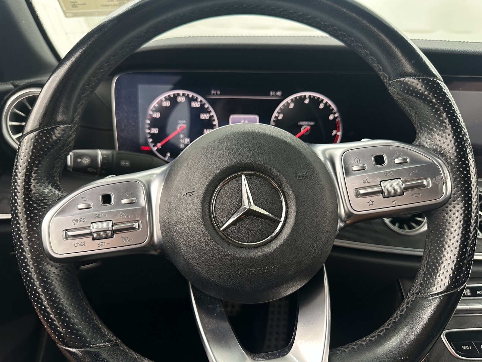 Thumbnail: 2020 Mercedes-Benz E-Class - 3