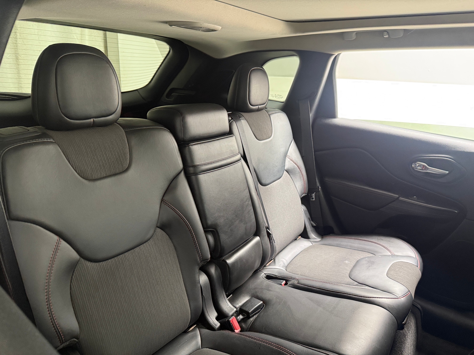 Thumbnail: 2015 Jeep Cherokee - 6