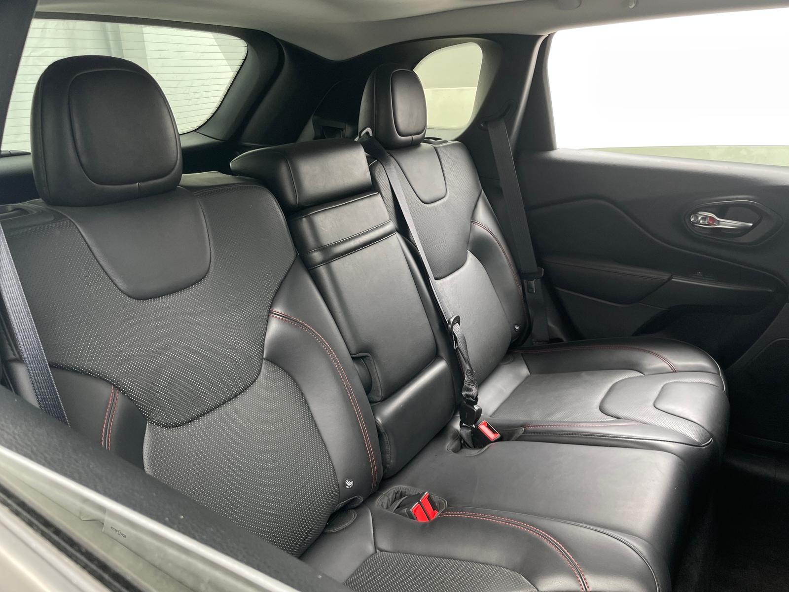 Thumbnail: 2019 Jeep Cherokee - 5