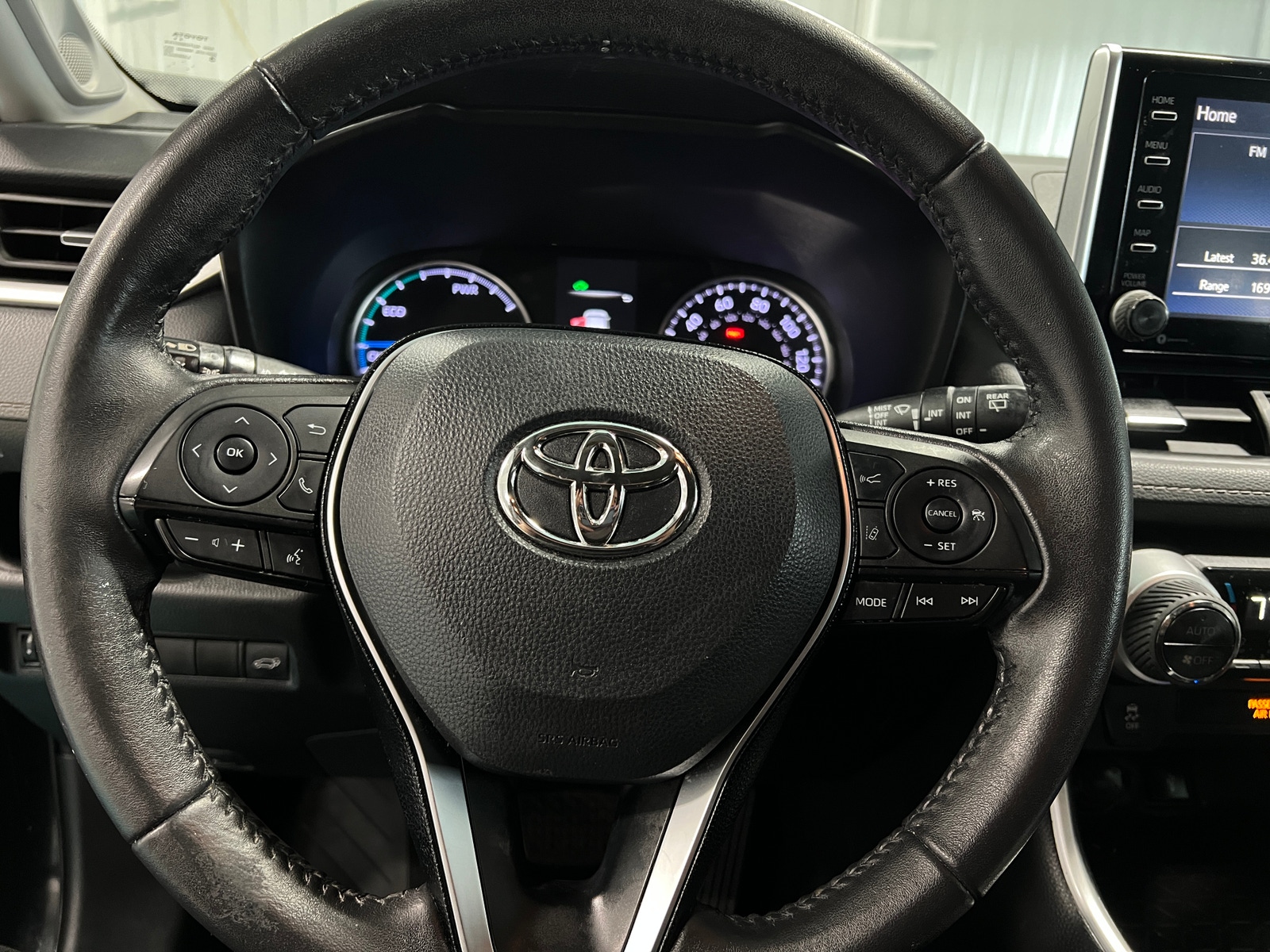 Thumbnail: 2021 Toyota RAV4 - 4