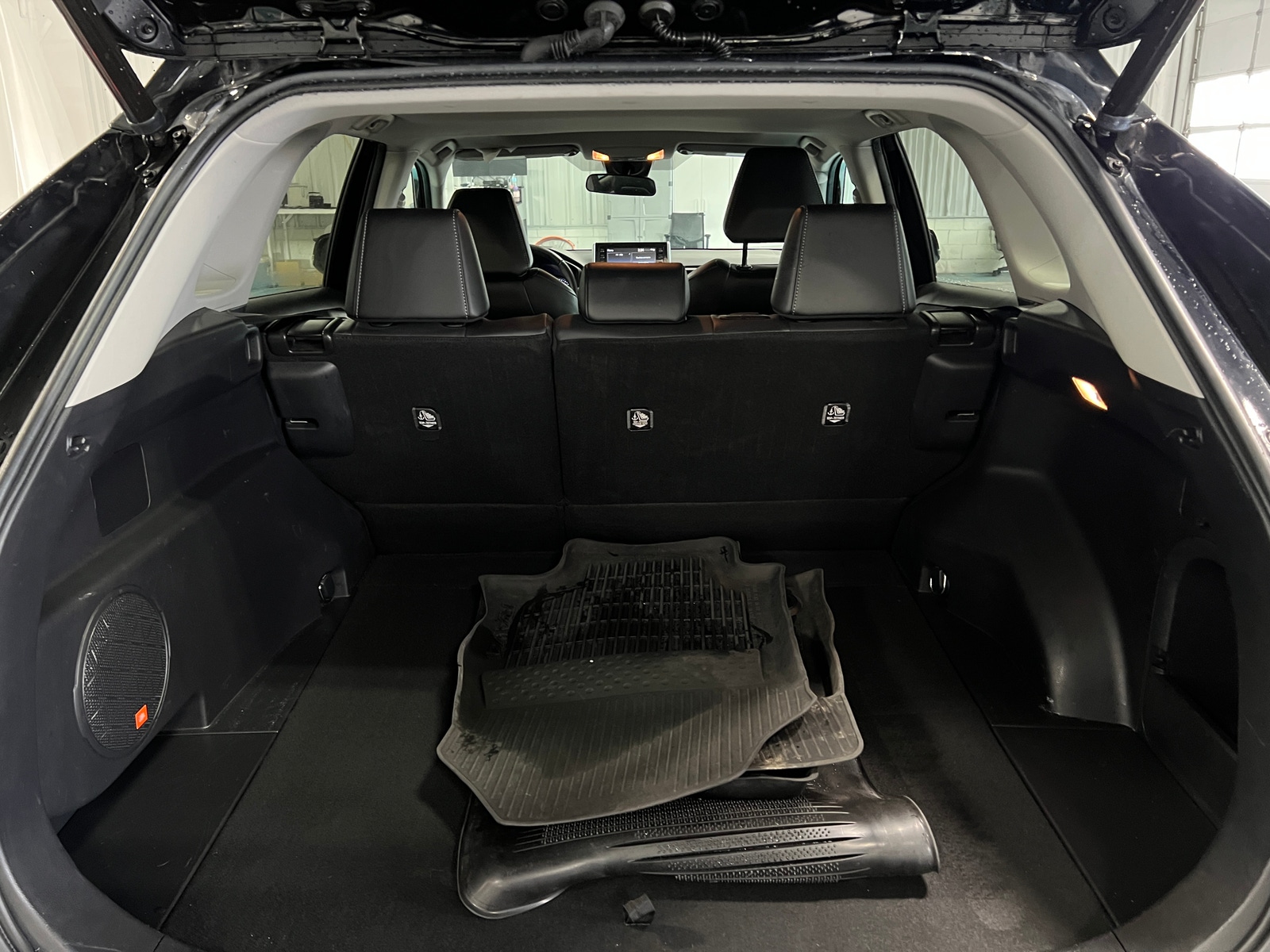 Thumbnail: 2021 Toyota RAV4 - 6