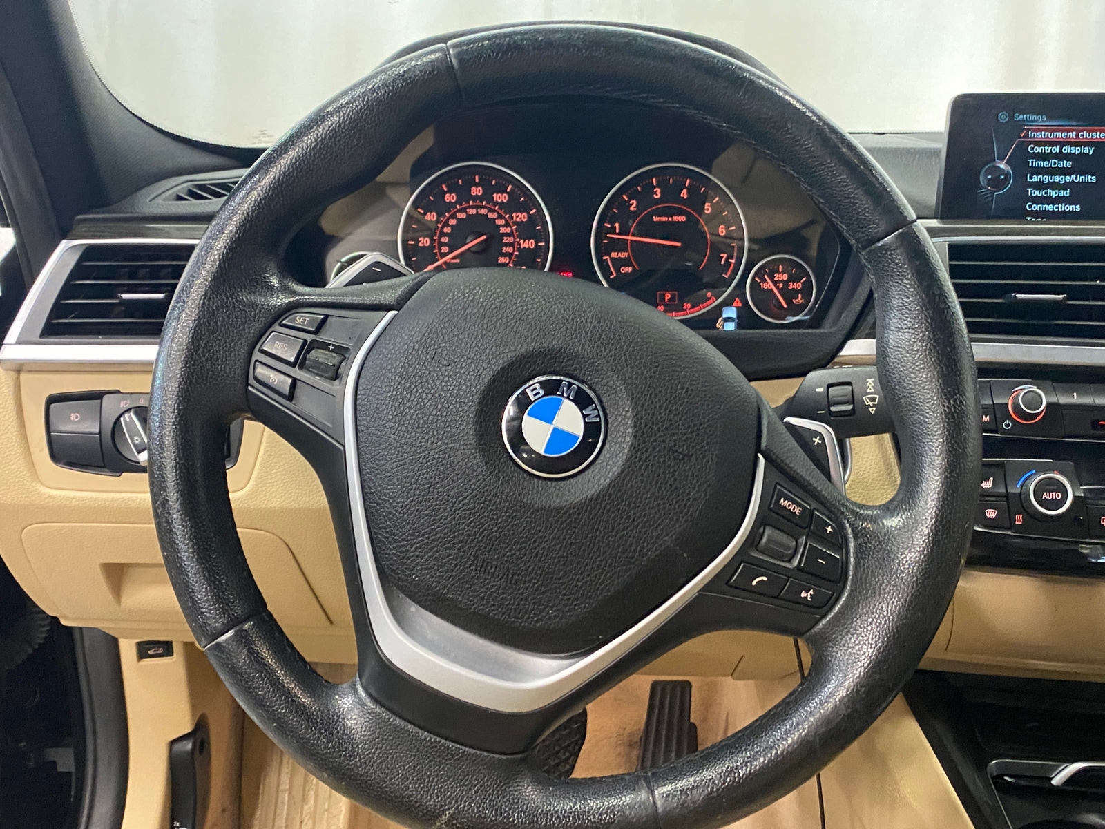 Thumbnail: 2016 BMW 3 Series - 4