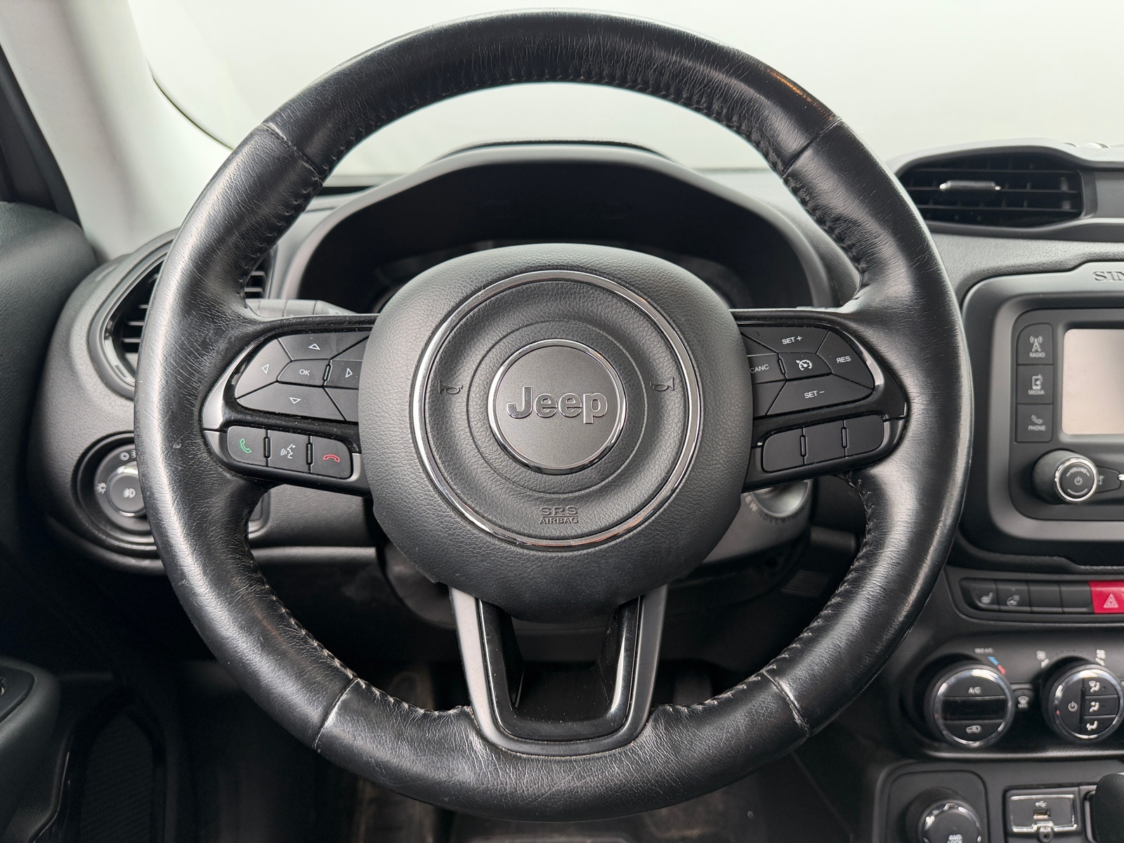 Thumbnail: 2016 Jeep Renegade - 5