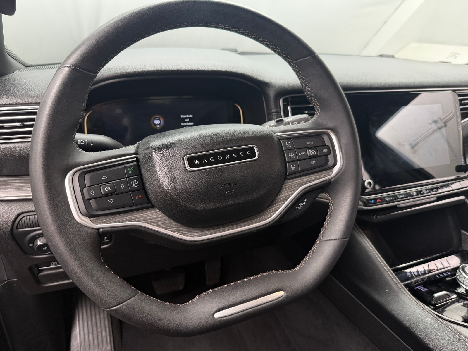 Thumbnail: 2024 Jeep Wagoneer - 4