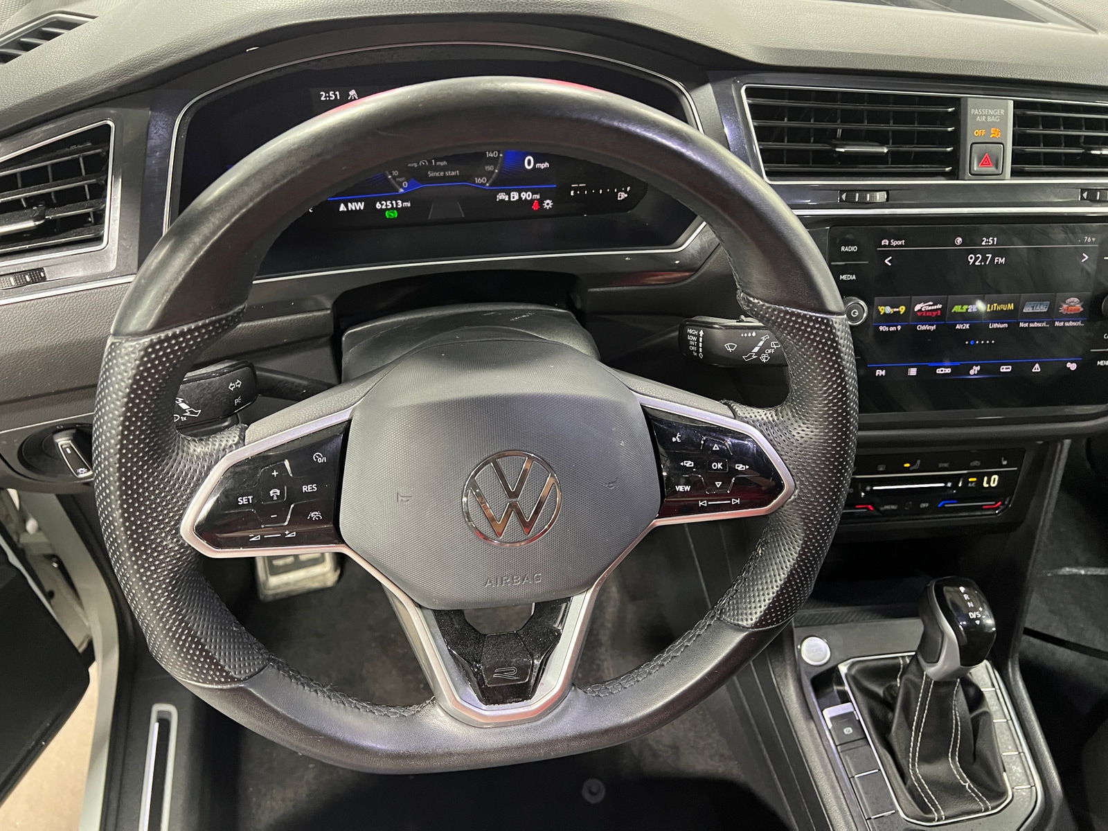 Thumbnail: 2023 Volkswagen Tiguan - 4