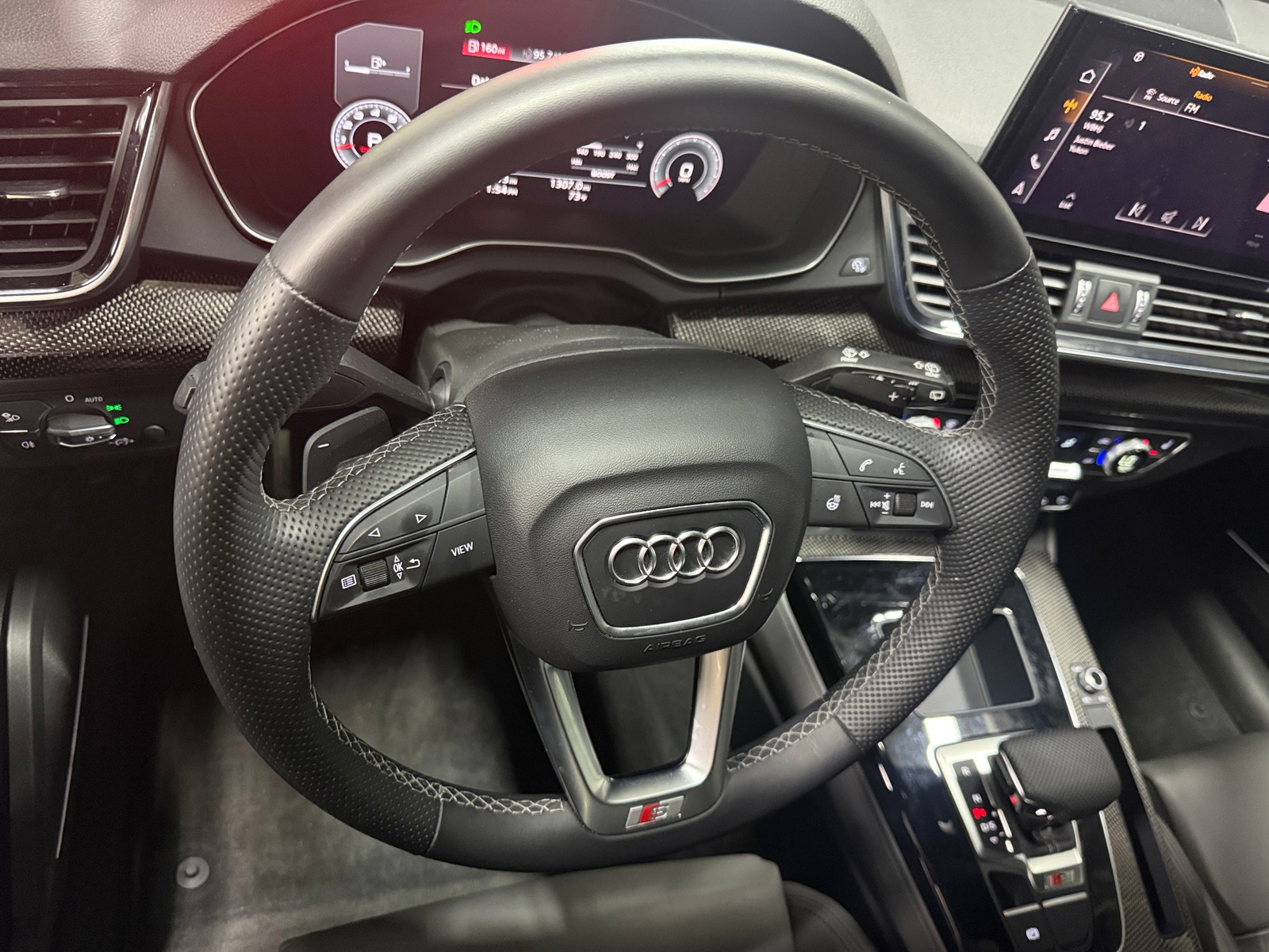 Thumbnail: 2023 Audi SQ5 - 4
