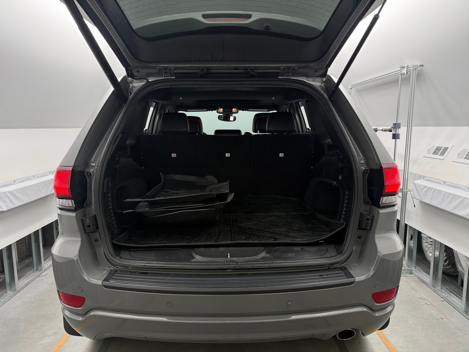 Thumbnail: 2020 Jeep Grand Cherokee - 7