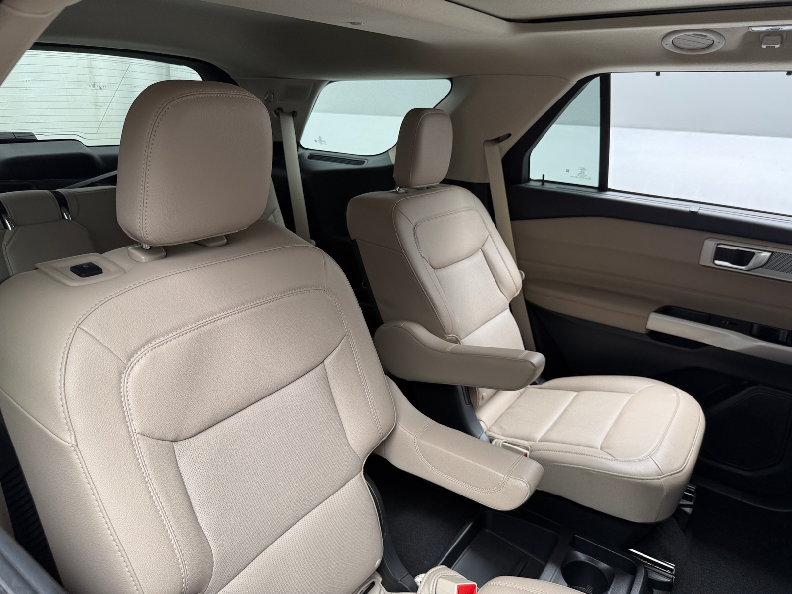 Thumbnail: 2021 Ford Explorer - 5