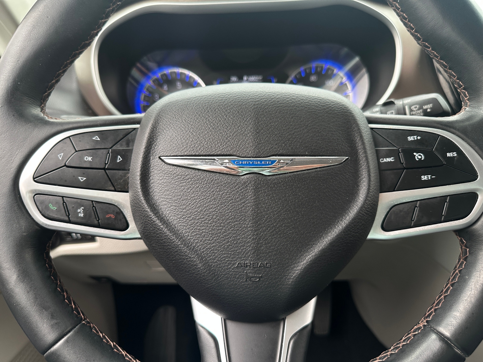 Thumbnail: 2018 Chrysler Pacifica - 4