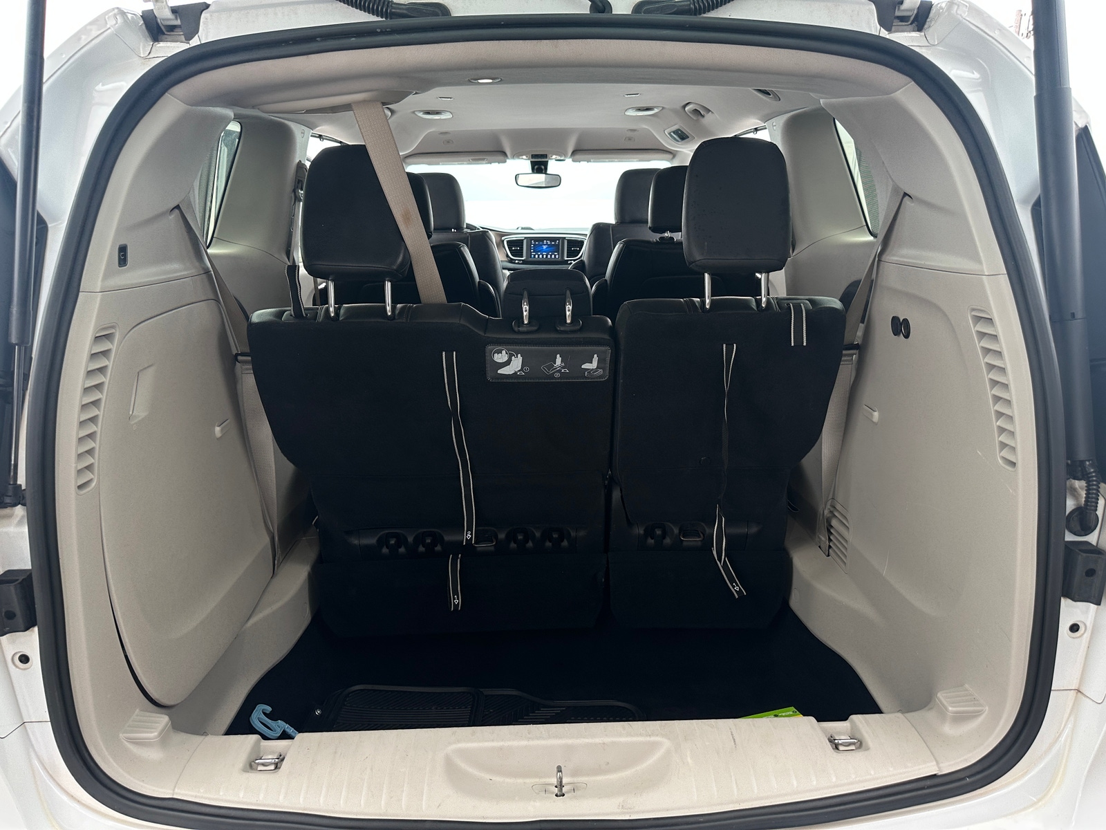 Thumbnail: 2018 Chrysler Pacifica - 6